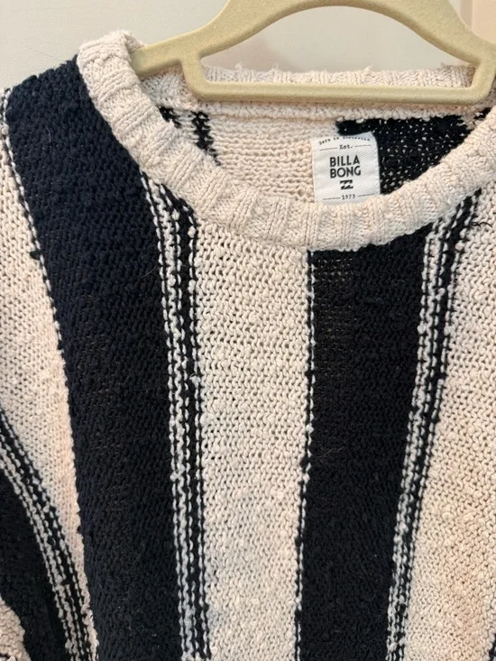 Billabong Black & Cream Striped Sweater in Size S - Picture 7 of 12